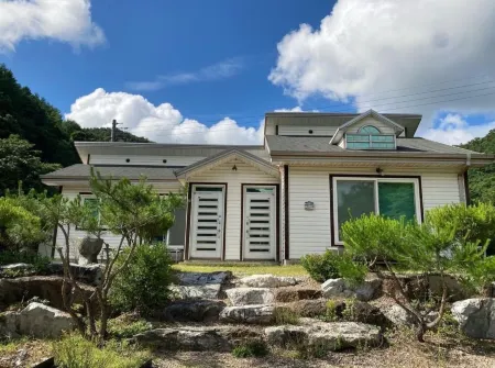 Geumsan Blue Bird Pension Отели в г. Кымсан