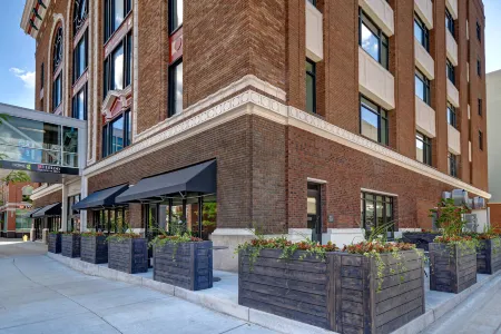 Home2 Suites by Hilton Kalamazoo Downtown Отели в г. Плейнуэлл
