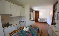 Comfortable Flat with Balcony for Nine Guests in Lignano Sabbiadoro - Hot Tub