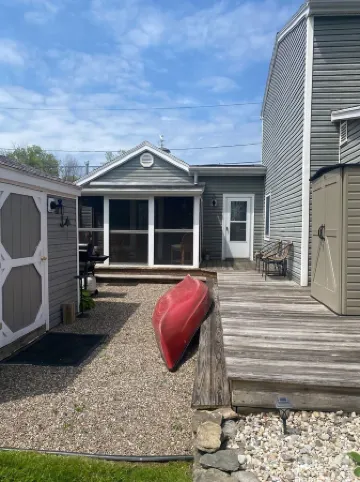 3 bedroom waterfront house with large yard and Gorgeous view of Braddocks Bay