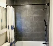 Detached charming house 2 bedroom 1 bath  Prime location King Bed!