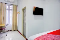 Hotel O Krakatau Near Universitas Muhammadiya Sumatra Utara ( Umsu ) Hotel di Medan Tembung
