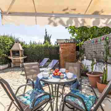 Nadia Hotel Exterior