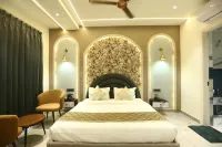HOTEL ELEGANCE - balcony