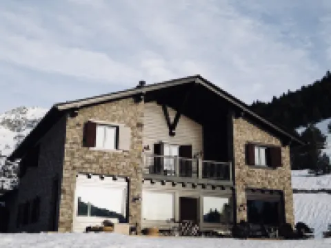 L'Ovella Negra Mountain Lodge Hotels in Canillo