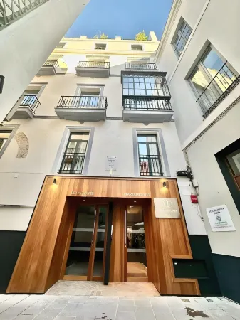 NQn Aparts & Suites Sevilla