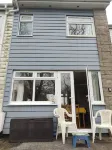 Modern holiday home in quiet location near Freshwater East beach