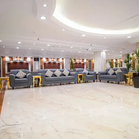 Osturat Emaar Hotel Отели рядом с достопримечательностью «Пещера Хира»