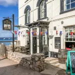 Coombe Bank - Seaboard Spirit, Contemporary Chic with Parking Close to Beach Hotels in Teignmouth
