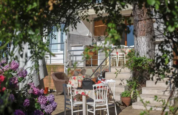 Sahil evim 膳宿公寓