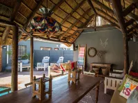 Loddeys Guesthouse Hotels near Koop Sentrum