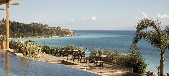 F Zeen Kefalonia Отели в г. Кефалиния
