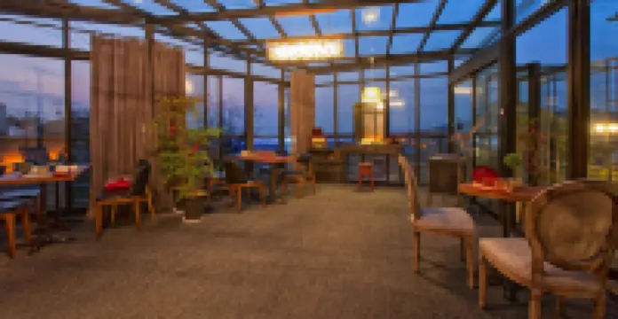 هيلينج إيليفينث بنسيون