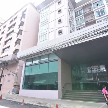 Mayflower Grande Hotel