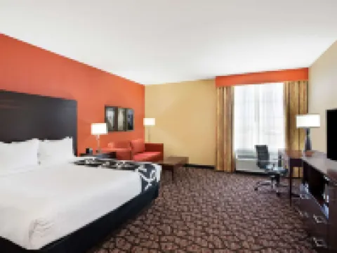 La Quinta Inn & Suites by Wyndham Pecos Hotels in Pecos