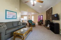 Country Club Villas