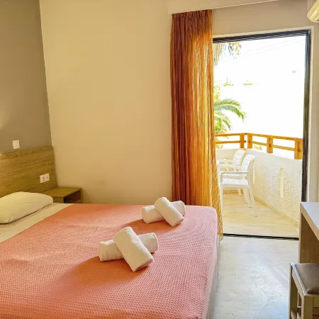 Domenica Apartments