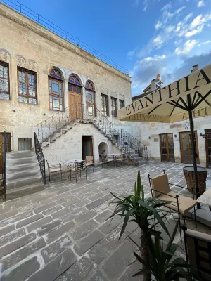 Evanthia Cave Suites Hotels in Sivritas Mahallesi