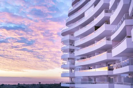 Gran Canet 2Br - Sea Views, Pools & Gym