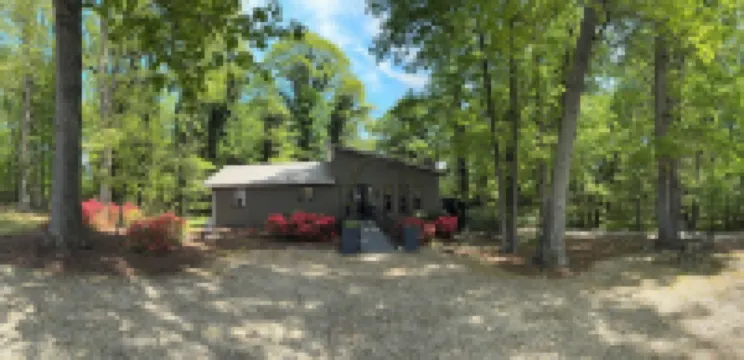 Cozy cottage nestled in the woods near WILLSTELLA Farm Venue