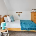 Host & Stay - the Snug