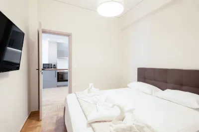 Modern 2-Bedroom Gem Close to Metro Ξενοδοχεία στην πόλη Vatanex