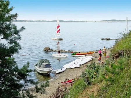 Einladende Ferienwohnung am Achterwasser in Lütow Отели в г. Остфорпоммерн