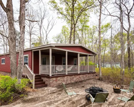 Swan Lake Resort Hotels in Galloway