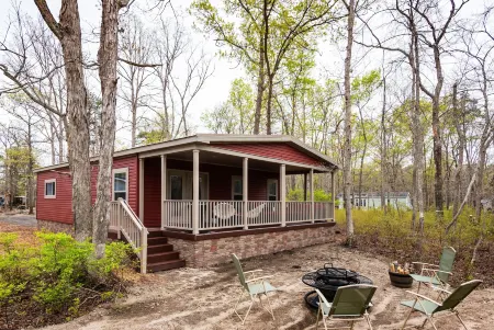 Swan Lake Resort Отели в г. Голлоуэй