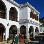 Casa Roble B&B