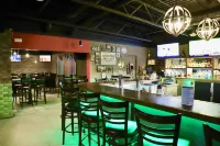 Travelodge by Wyndham Grande Prairie - bar