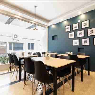 Moon Residency Dining/Meeting Rooms