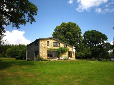 Rustic Retreat in Houvegne