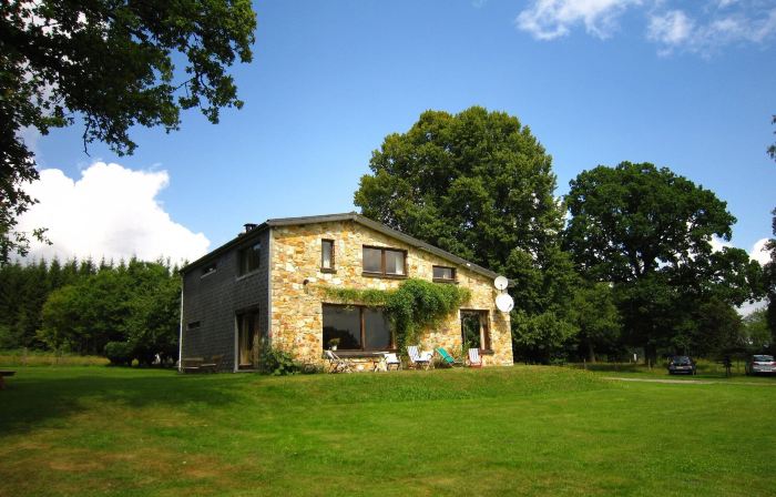 Rustic Retreat in Houvegne