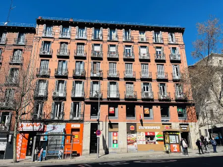 Pensión Rivera Отели рядом с достопримечательностью «KeepCoding»