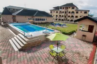 Carleton Hotel & Suites - Airport Shuttle