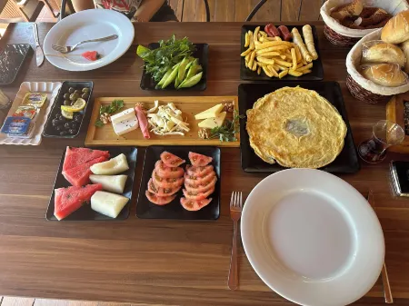 Hobbitton Village Отели в г. Кумлуджа