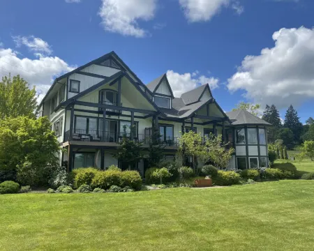 The Setting Inn Willamette Valley Hotels in Newberg