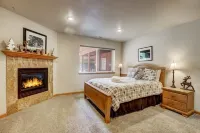 Montgomery Estates Bliss - Hot Tub, Pets, Family Fun!