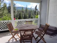 Large, Comfortable Home | Sleeps 8 | On the Clearwater River | Dog Friendly Hotels in Seeley Lake
