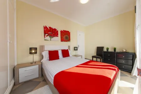 The Stunning Seaview Apartment Отели рядом с достопримечательностью «Ponta da Piedade Lighthouse»