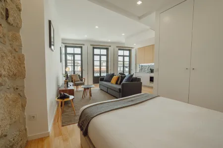 Courtyard Oporto Design Apartment D Отели рядом с достопримечательностью «Parque de São Roque»