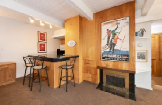 雪松假期之森林木屋