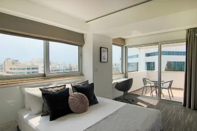 Phaedrus Living: Luxury Suite Nicosia 507 Các khách sạn gần GSP Stadium