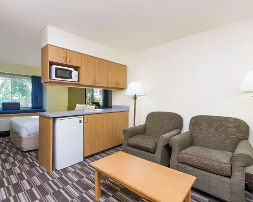 Baymont Inn & Suites by Wyndham Anchorage Airport الغرف Photos