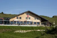 Berghaus Niederhorn Hotels in Беатенберг