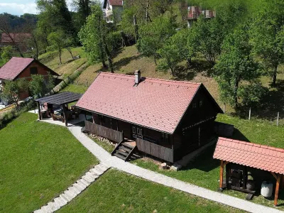 Tradicionalna Zagorska Drvena kuća Stara Murva فنادق في Krapinske Toplice