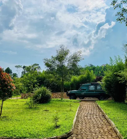 Rafiki Safari Lodge Bwindi Отели в г. Kinkiizi