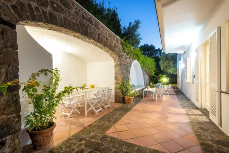 Il Lauro Luxury Villa Отели в г. Искья