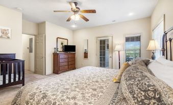 Honey Bee Inn w - Communal Amenities & More!
